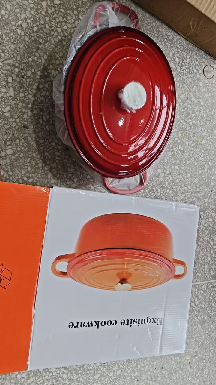 31cm Cast iron oval Pot (instant pick up)